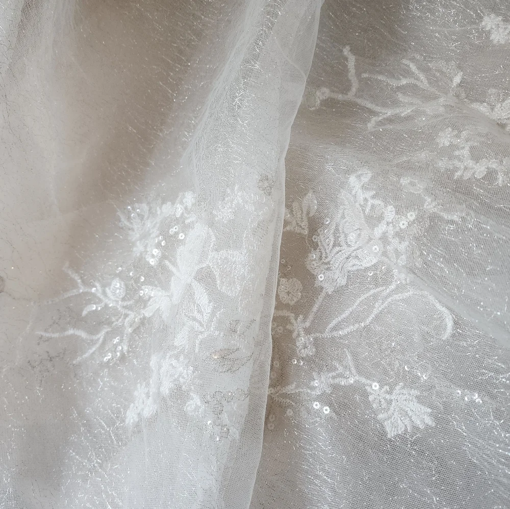 Oleg Cassini Wedding Dress Size 6 - Picture 11 of 13